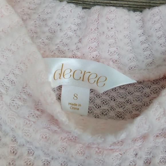 Cozy Knit Long Sleeve Cold Shoulder Cut Out Lightweight Sweater Top - Picture 7 of 10